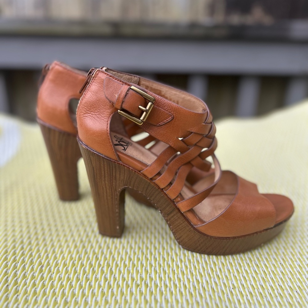 Sofft Brown Strappy Platform Heels
